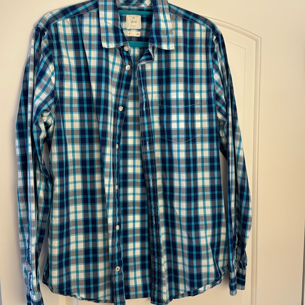 Gap blue checkered size medium button down